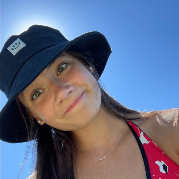 Meet your Posher, Patricia - Picture 1 of 1